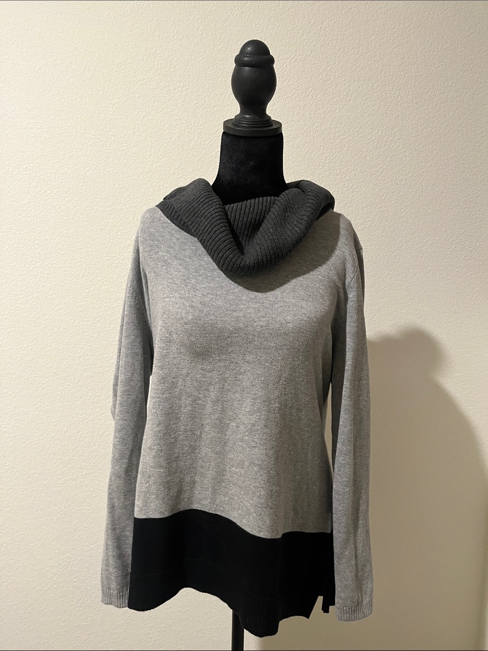Karen Scott Women's Two-Tone Gray & Black Cowl Neck Sweater